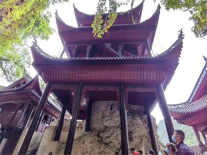 初中生关于《出师表》中的一些问题： 后值倾覆-指汉献帝建安十三年（208）刘备被曹操战败的事。大神